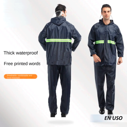 Traje impermeable con visor